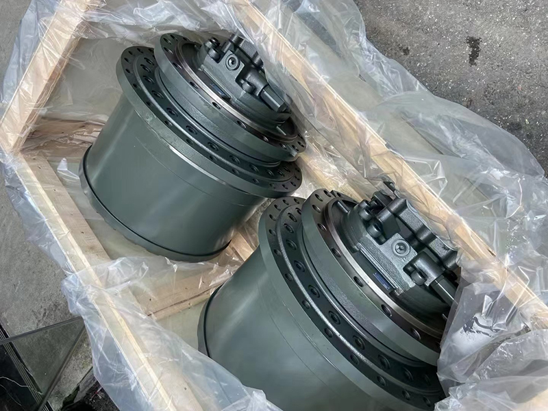 Ehtsa GM60VA reisimootori komplektiga hoia oma 30–40 tonni kaaluv ekskavaator liikumas